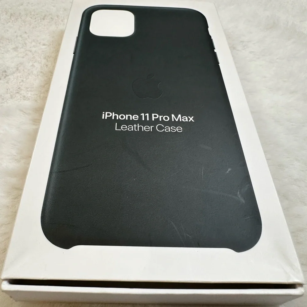 Apple iPhone 11 Pro Max Leather Cover - green